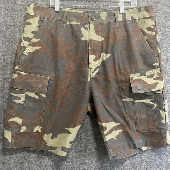 Levi Strauss Cargo Shorts Mens 38 Camo Heavy Cotton Utility Snap Pockets Outdoor - Picture 1 of 12